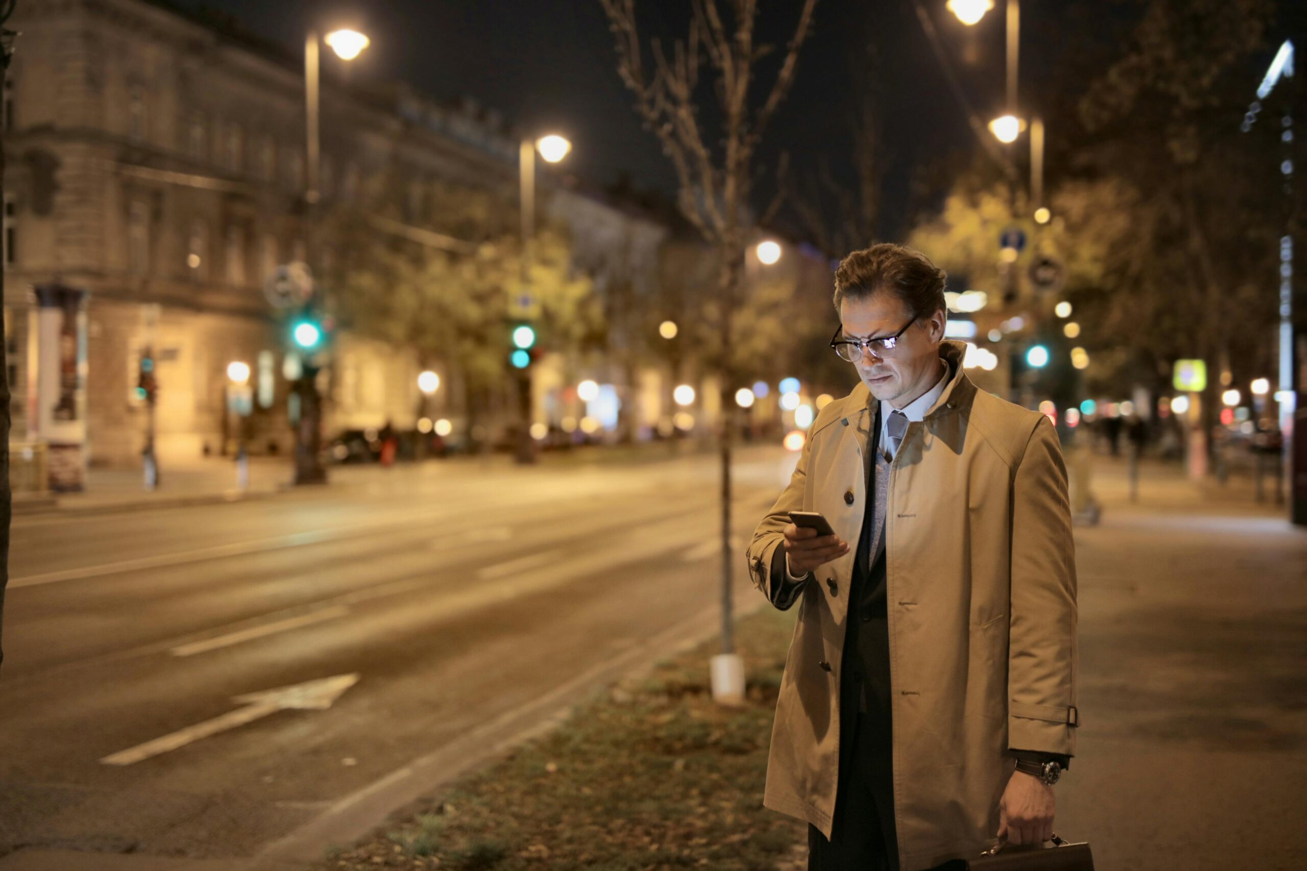 A Guide to Booking a VIP Taxi While Watching YouTube Videos